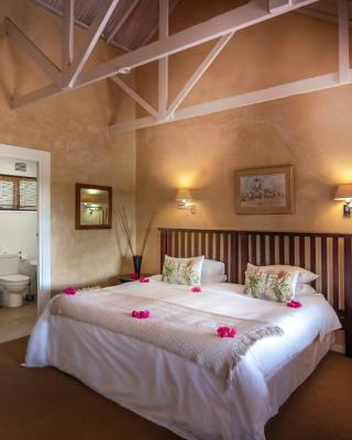 Leeuwenbosch Shearers Lodge - Amakhala Game Reserve