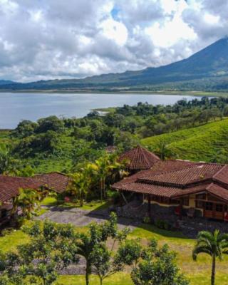 Pie in the Sky 3 Amazing Luxury Home with Lake and Volcano view