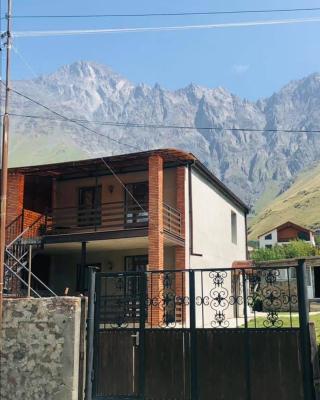 Wander Kazbegi Hotel