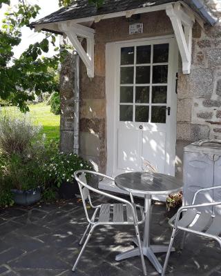 Ker Jerome - Traditional Stone Breton Cottage near to Dinan