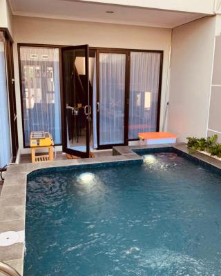 Platinum Setrasari Guest House 5BR Private Pool Bandung