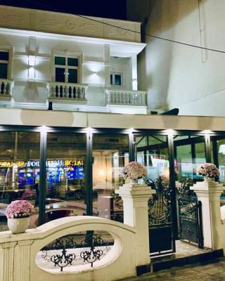 贝拉库卡酒店