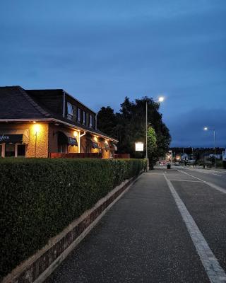 Glenfern Guest House and a separate Cottage with its own private hot tub