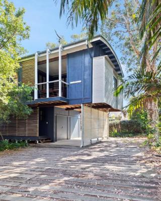 Baleen Beach House by Discover Stradbroke