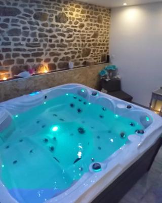 Le Ptit Spa de L'Abbaye Suite love et Spa privé