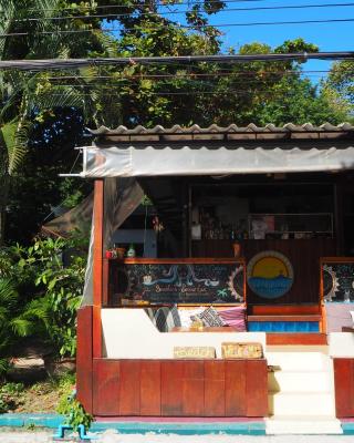 Sundaze Samet Hostel & Hangout