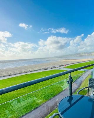 Sea view apartment at the beach!