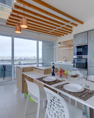 Stunning Apartment in a Central Location with Views