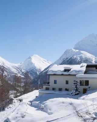 Waldhotel Fletschhorn Panoramic Retreat in Saas Fee