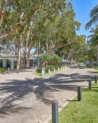 Beach Club Oceanview Apartment 1221-2 Palm Cove