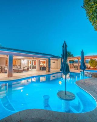 New! Lake Havasu Oasis w/ Custom Pool & Spa-