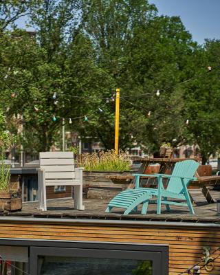 The Amsterdam Houseboat Family - de Pijp