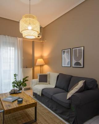 APT 48, COZY APARTMENT IN KALAMATA CITY CENTER