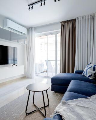 Chic 2BR Apartment, Ideal Location