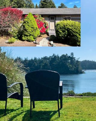 The Redwood Guesthouse at the Floras Lake Getaway