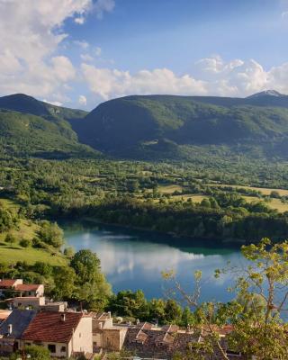 La porticina. Your lake view home.