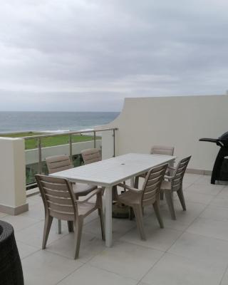 307 Bermudas - by Stay in Umhlanga