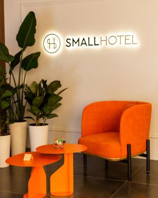 SMALL HOTEL