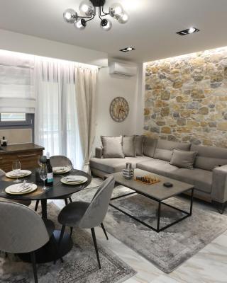 LA Larissa Luxury Apartments Trekke