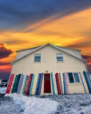 The Bookstore Family Apartment