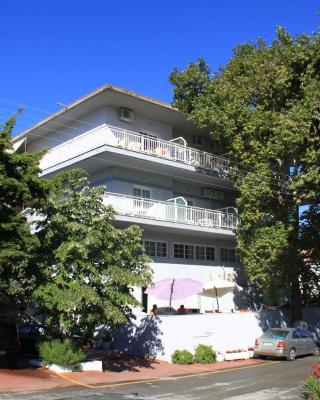 Galanis Studios and Apartments