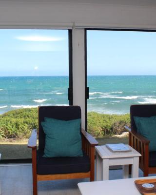 Baby Whale Bliss - Beachfront House