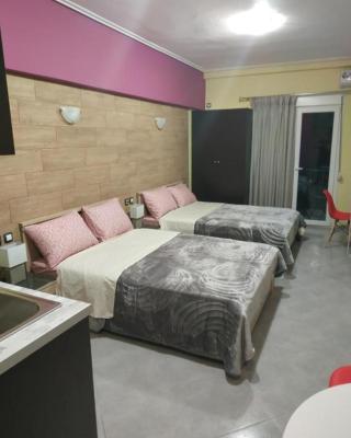 G M 2 ROOMS KENTRO in the heart of the city