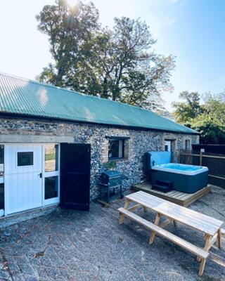 5 Bed Barn Conversion - with private hot tub