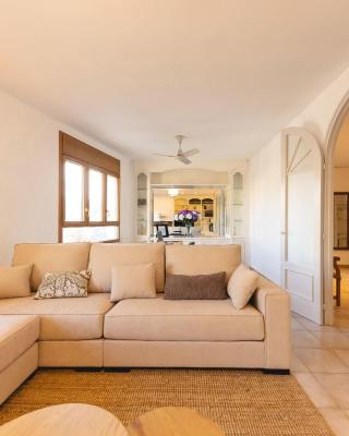 Bravissimo El Lleó, bright 4-bedroom apartment