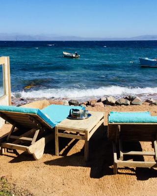 Villa Kon Tiki with private beach