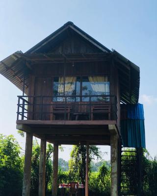 Sigiriya Paddy Field Hut