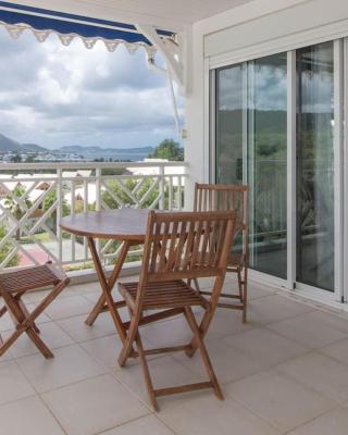 Sunny cottage, belle terrasse, proche et vue mer