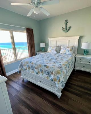 Shores of Panama Resort, Direct Beachfront, 1 BR plus Bunks! by Dolce Vita Getaways PCB