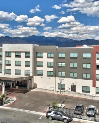 Holiday Inn Express & Suites - Albuquerque East, an IHG Hotel