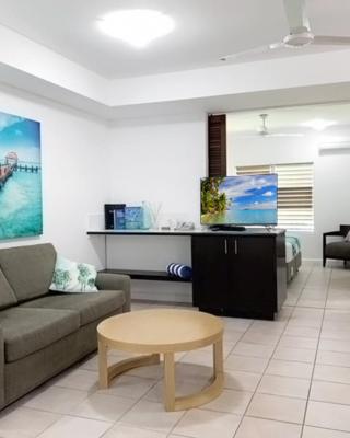 REEF RETREAT APARTMENTS PALM COVE Unit 13