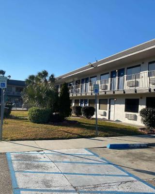 Motel 6 Gulfport, MS Airport