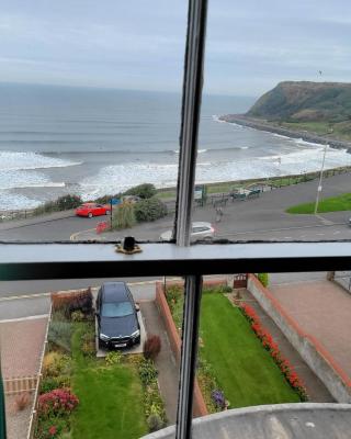 Sea view Penthouse flat 6 with fast WiFi and Free PARKING