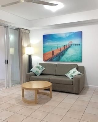 REEF RETREAT APARTMENTS PALM COVE Unit 11