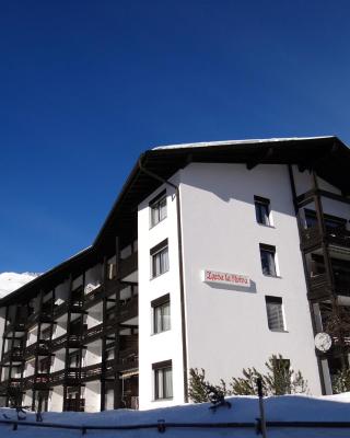 Apartment Tgesa La Roiva mit Hallenbad und Sauna