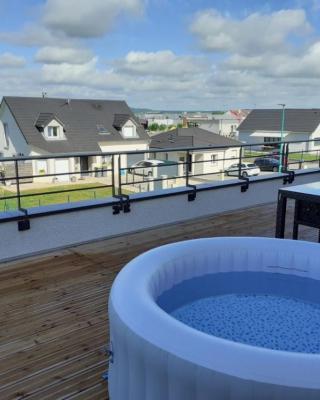 Le Majestic - terrasse, jacuzzi et parking privé