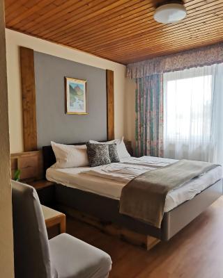 Pension Arkadenhof