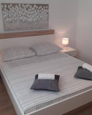 Apartment & Rooms Riva