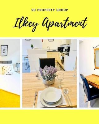 Ilkley Apartment with Parking