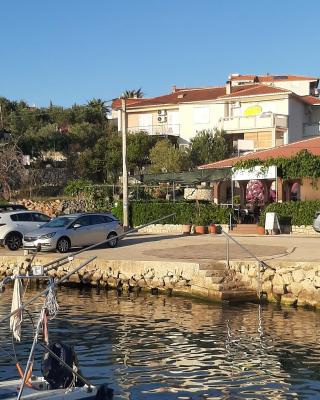 Apartments and rooms LJUBICA