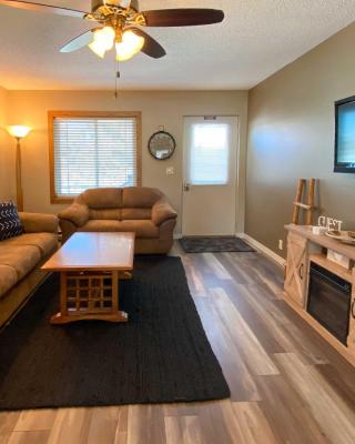 Sacajawea Suite with Deck Near Trails and Sites!