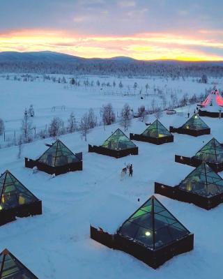 Aurora Pyramid Glass Igloos