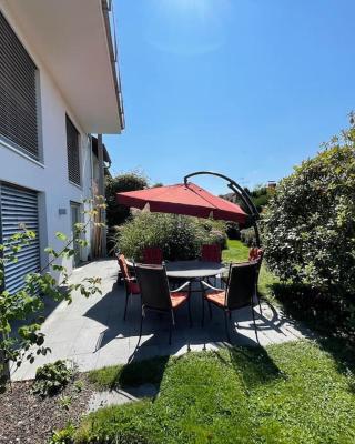 Ferienwohnung mit Terrasse und Garten in Seenähe