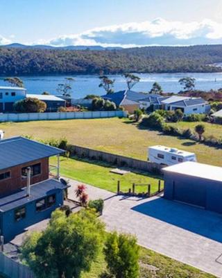 Top Of The Bay-Modern Home With Spectacular Views