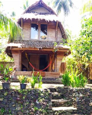 Rumah Saung Batukaras