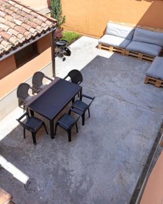 URIBE-ENEA Casa sola con amplio patio en Elciego con visita a bodega, siempre sujeta a disponibilidad
